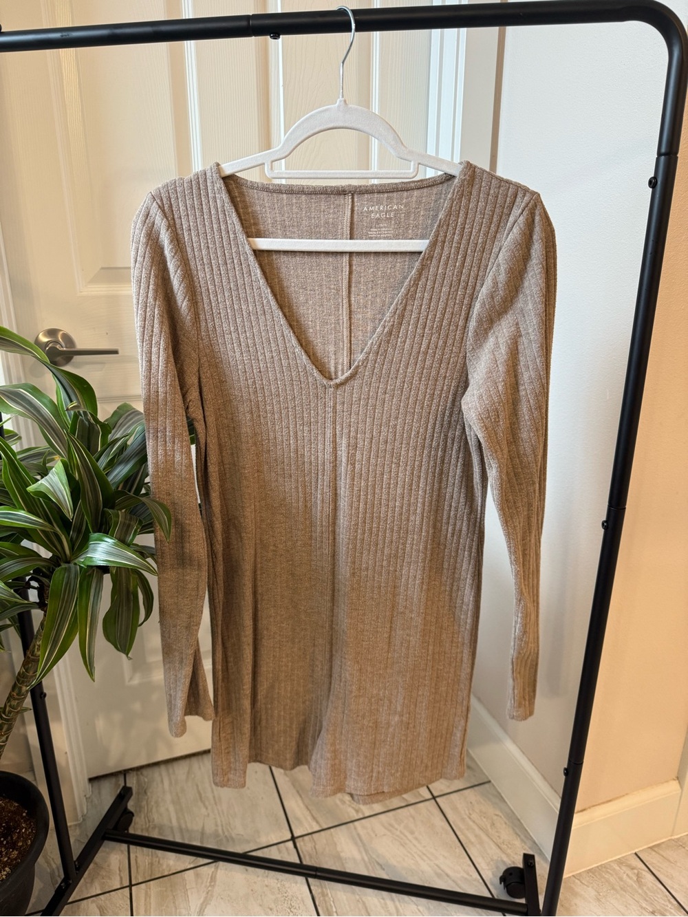 American Eagle Outfitters Ribbed V-Neck Long Sleeve Jumpsuit in Taupe